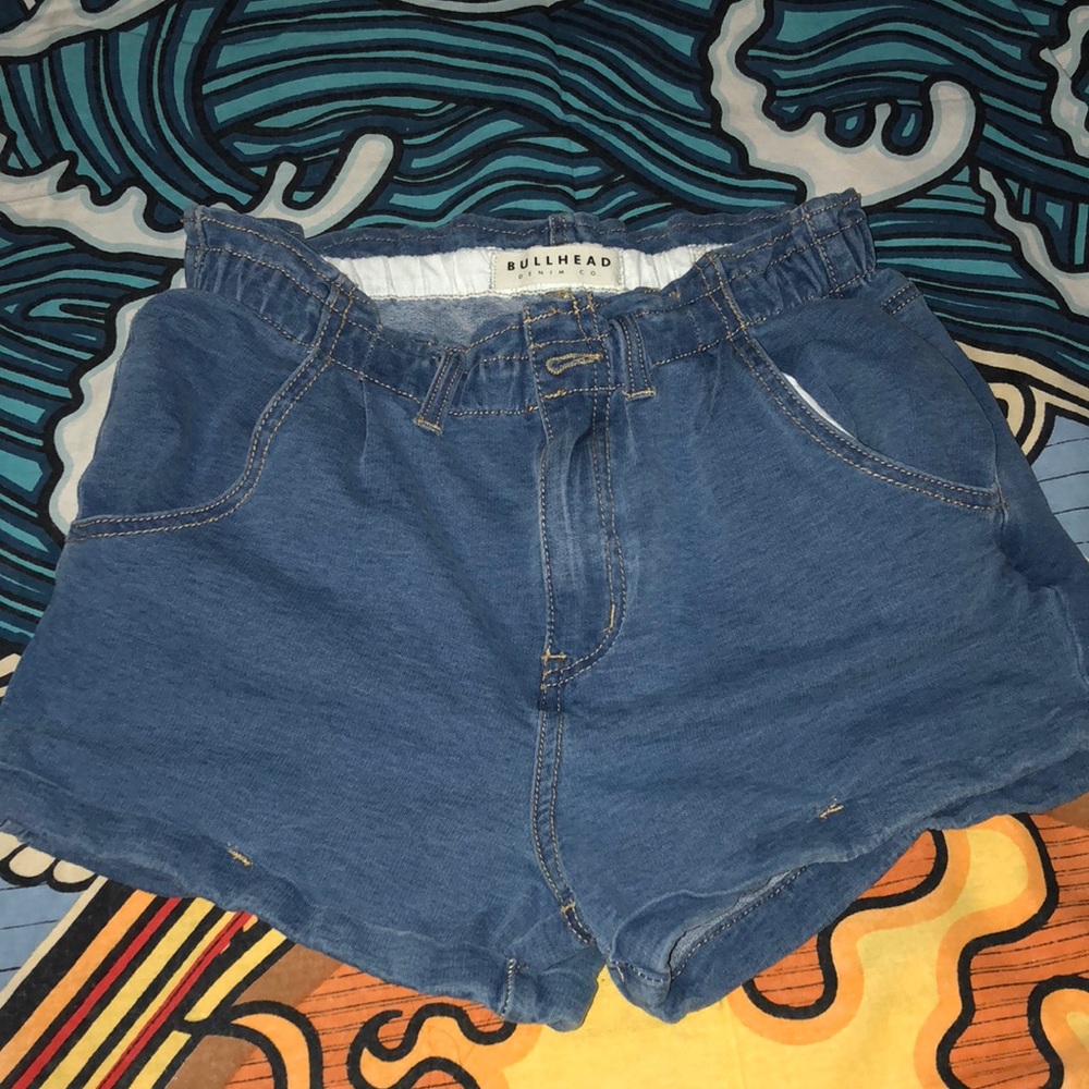 scrunched highwaisted shorts